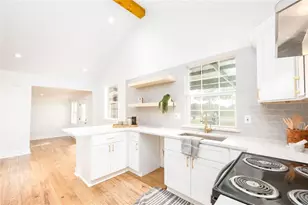 426 N Holland St, Bellville, TX 77418 - Photo 8