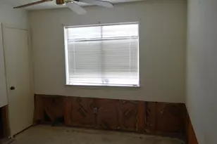 8322 Sandy Glen Ln, Houston, TX 77071 - Photo 16