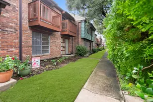2338 Shadowdale Dr, Houston, TX 77043 - Photo 2
