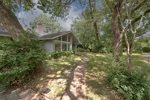 303 Lakeshore Dr, Taylor Lake Village, TX 77586 - Photo 8