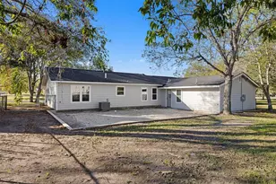 911 Eilers St, Schulenburg, TX 78956 - Photo 20
