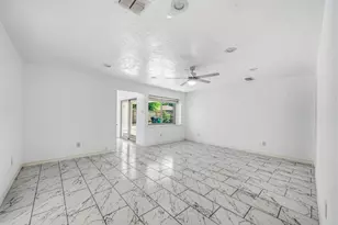 9227 Vickijohn Dr, Houston, TX 77031 - Photo 12