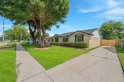 9227 Vickijohn Drive, Houston, TX 77031 - Photo 4