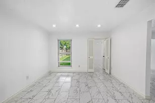 9227 Vickijohn Dr, Houston, TX 77031 - Photo 32