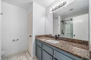 9227 Vickijohn Dr, Houston, TX 77031 - Photo 24