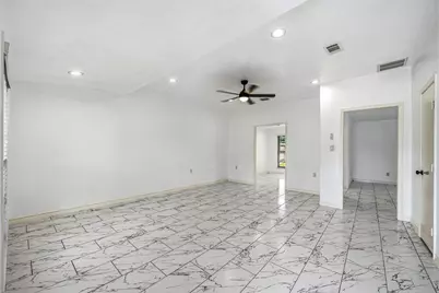 9227 Vickijohn Drive, Houston, TX 77031 - Photo 30