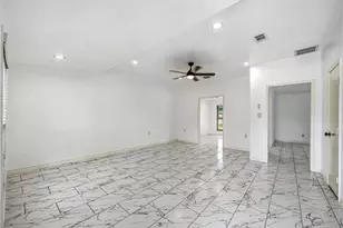 9227 Vickijohn Dr, Houston, TX 77031 - Photo 30