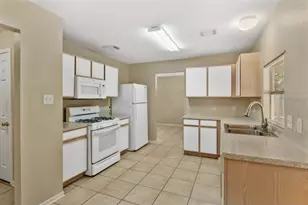 2106 Tomlinson Trail Dr, Houston, TX 77067 - Photo 8