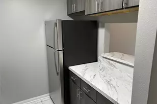 1880 White Oak Dr, Houston, TX 77009 - Photo 12