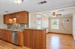 706 S Blackwell St, La Porte, TX 77571 - Photo 6