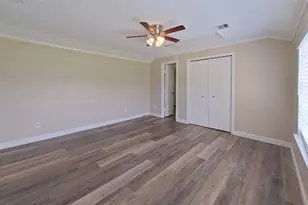 706 S Blackwell St, La Porte, TX 77571 - Photo 14