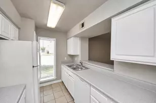 10075 Westpark Dr, Houston, TX 77042 - Photo 4