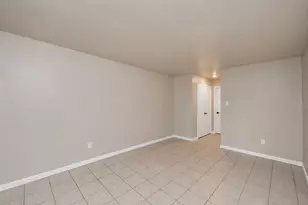 10075 Westpark Dr, Houston, TX 77042 - Photo 14