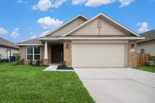 204 Bryan Wy, Angleton, TX 77515 - Photo 2