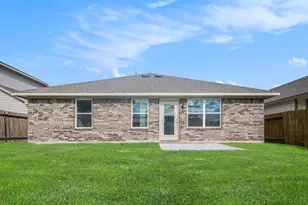 204 Bryan Wy, Angleton, TX 77515 - Photo 16