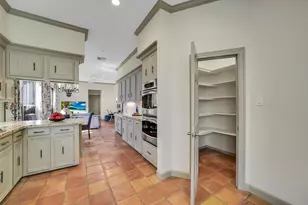 9410 Briar Forest Dr, Houston, TX 77063 - Photo 28