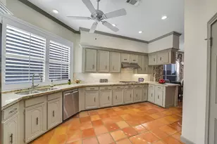 9410 Briar Forest Dr, Houston, TX 77063 - Photo 26