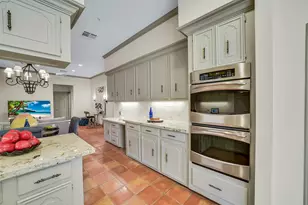 9410 Briar Forest Dr, Houston, TX 77063 - Photo 20