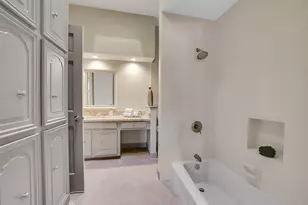 9410 Briar Forest Dr, Houston, TX 77063 - Photo 22