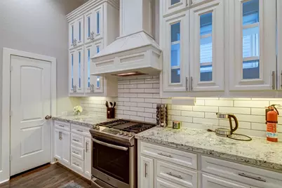 2020 McGowen Street #M, Houston, TX 77004 - Photo 14