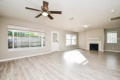 11659 Evesborough Drive, Houston, TX 77099 - Photo 4