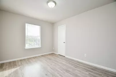 11659 Evesborough Drive, Houston, TX 77099 - Photo 18