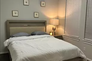 10609 Centre Forest Dr, Houston, TX 77043 - Photo 6