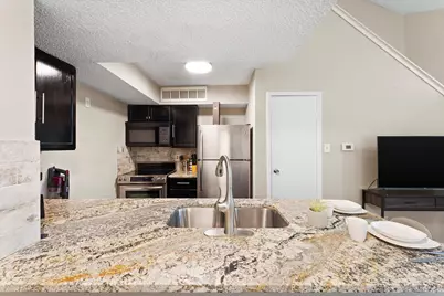 10855 Meadowglen Lane #729, Houston, TX 77042 - Photo 4