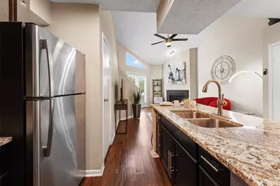 10855 Meadowglen Lane #729, Houston, TX 77042 - Photo 8