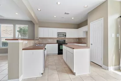 16042 Sweetwater Fields Lane, Tomball, TX 77377 - Photo 10