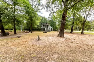 215 Center St, Cleveland, TX 77327 - Photo 6