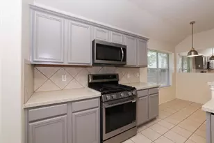 7 N Regan Mead Cir, The Woodlands, TX 77382 - Photo 16