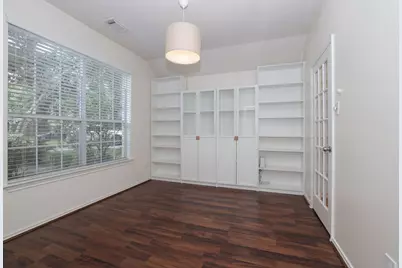 7 N Regan Mead Circle, The Woodlands, TX 77382 - Photo 8