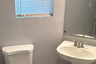 10209 Wiggins St, Houston, TX 77029 - Photo 6
