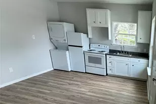 103 A Lincoln Cedar Dr, Baytown, TX 77523 - Photo 4