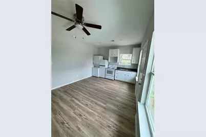 103 A Lincoln Cedar Drive, Baytown, TX 77523 - Photo 6