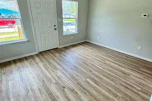 103 A Lincoln Cedar Dr, Baytown, TX 77523 - Photo 2