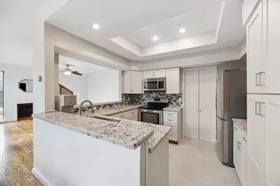 318 Litchfield Lane, Houston, TX 77024 - Photo 6