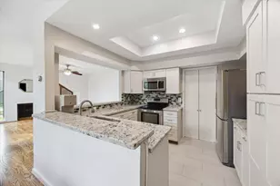 318 Litchfield Ln, Houston, TX 77024 - Photo 6