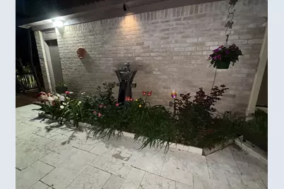 734 Plainwood Drive, Houston, TX 77079 - Photo 34