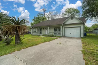 321 E Wilkins Street, League City, TX 77573 - Photo 2