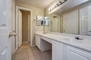 2255 Braeswood Park Dr, Houston, TX 77030 - Photo 14