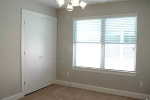 2710 Hullsmith Dr, Houston, TX 77063 - Photo 20