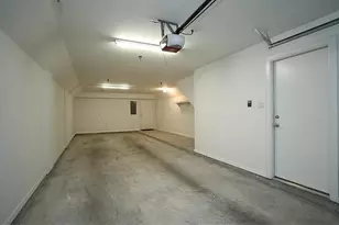 2710 Hullsmith Dr, Houston, TX 77063 - Photo 14