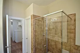 2710 Hullsmith Dr, Houston, TX 77063 - Photo 18