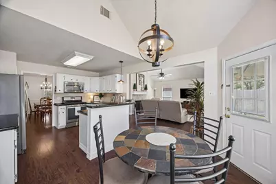 2210 Lady Leslie Lane, Pearland, TX 77581 - Photo 8