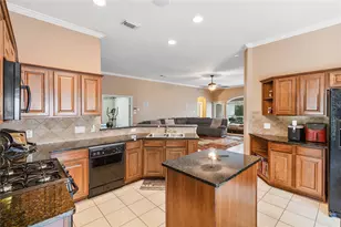 13710 Parkers Cove Ct, Houston, TX 77044 - Photo 8