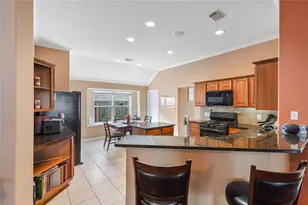 13710 Parkers Cove Ct, Houston, TX 77044 - Photo 10