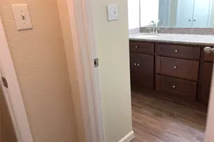 10053 Westpark Dr, Houston, TX 77042 - Photo 6