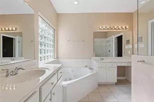 9959 Kemp Forest Dr, Houston, TX 77080 - Photo 26